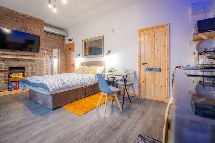 Industrial Studio Near Headingley Stadium Image 2