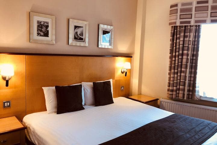 The Royal Hotel Image 10