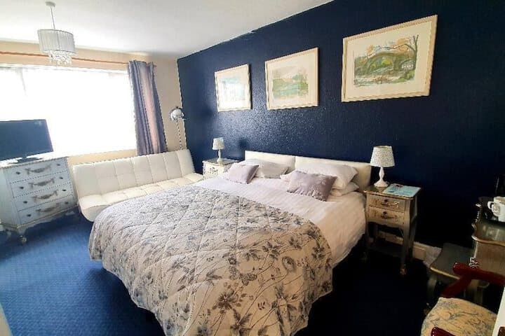 Rivelyn Hotel Bar &  Restaurant Image 7