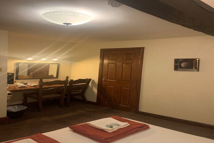 Ye Olde Mustard Pot Image 5