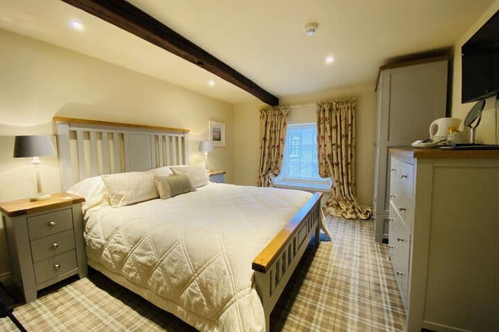 The Moon Inn at Stoney Middleton Image 10