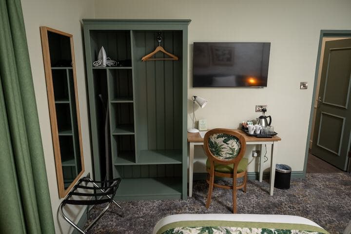 Rockingham Arms by Greene King Inns Image 12