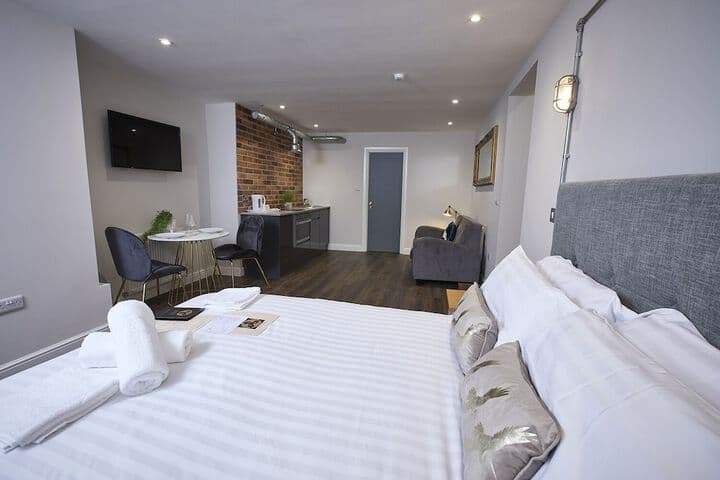 Three Cranes Serviced Apartments Image 12