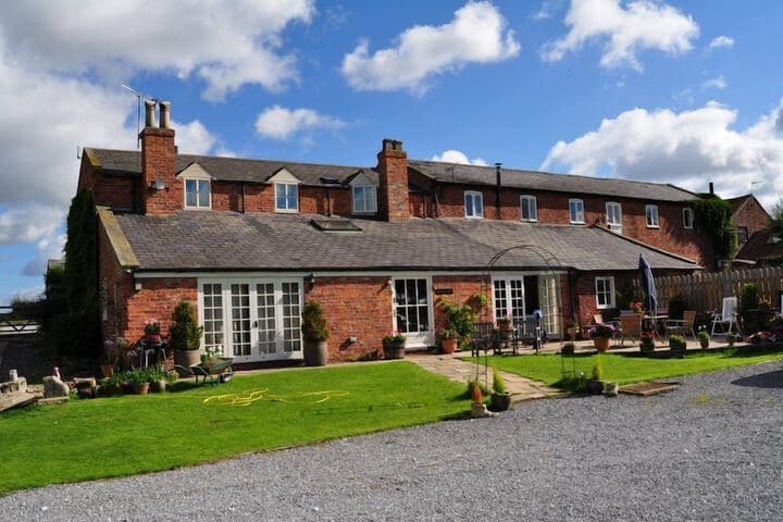 Skipbridge Farm Cottages Image 1