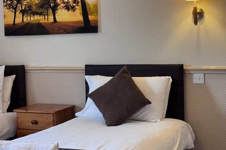 Queens Ground Image 10