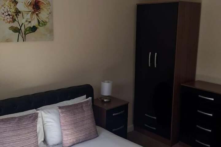 North Crescent Image 5