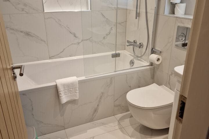 Town Center cottage Image 11