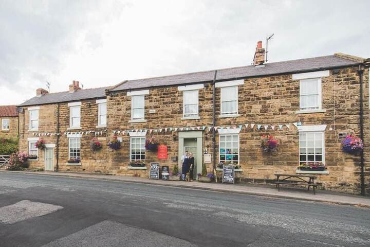 The Oak Wheel Pub Image 1