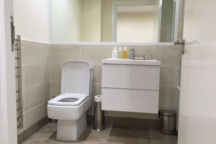 North Crescent Image 11