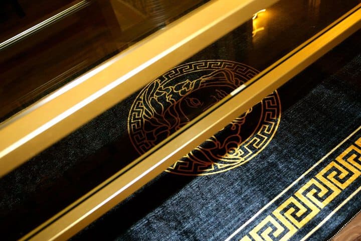 Sexy Luxurious Versace Apartment Near Sheffield Image 7