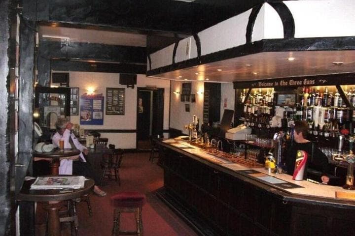 Three Tuns Hotel Image 1