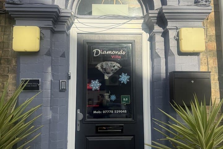Diamonds Villa Image 3