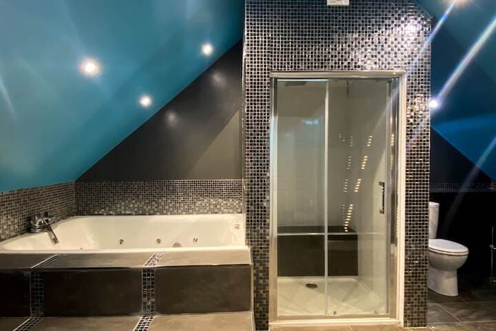 St Hildas Boutique Image 5