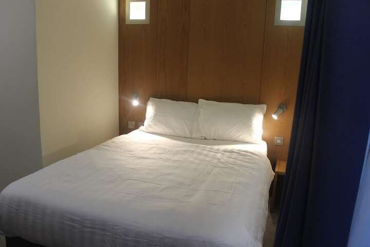 Corona Hotel Sheffield Meadowhall Image 4