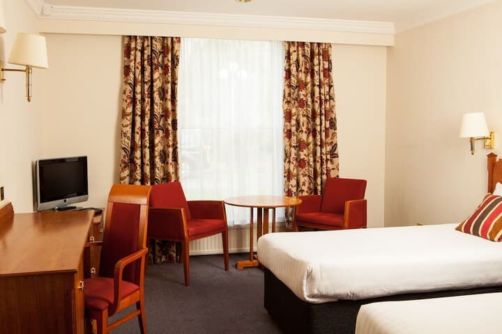 Mercure York Fairfield Manor Hotel Image 4