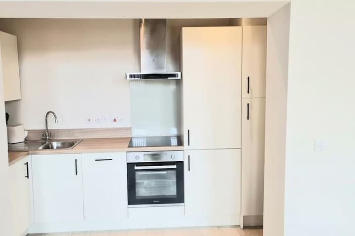 Leeds City Escape - Stylish Apartment Image 3