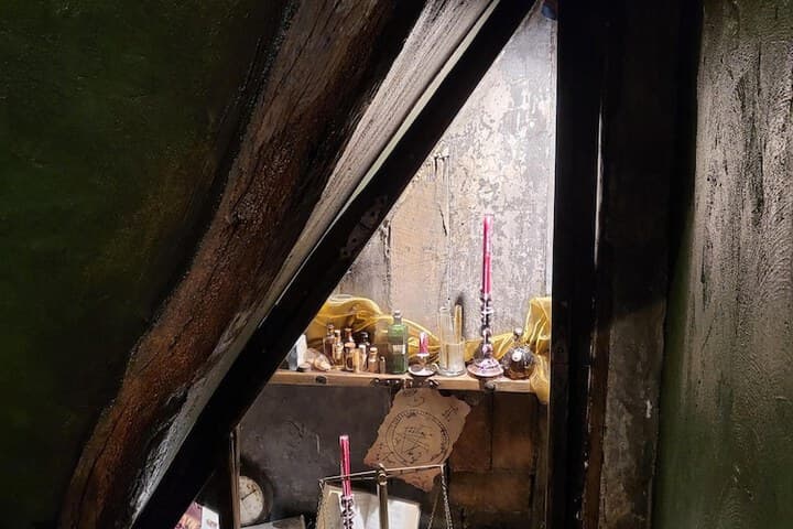 Hocus Pocus Tiny Hotel Image 6