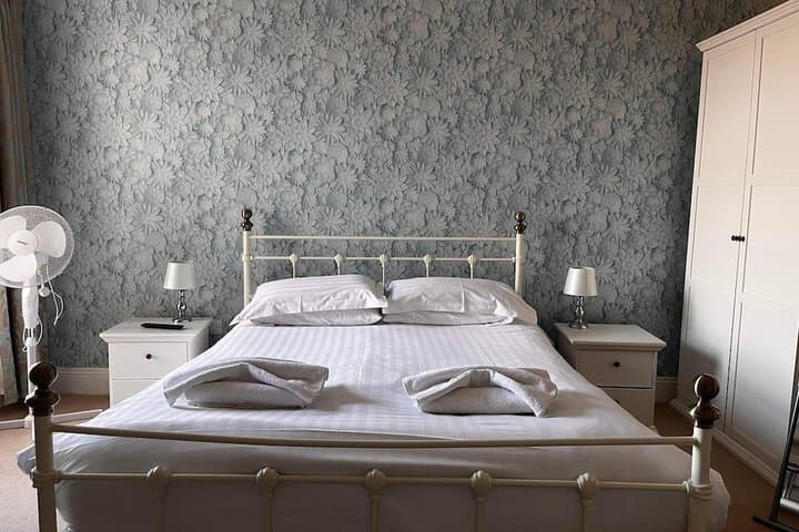 The Captain Cook Inn Image 9