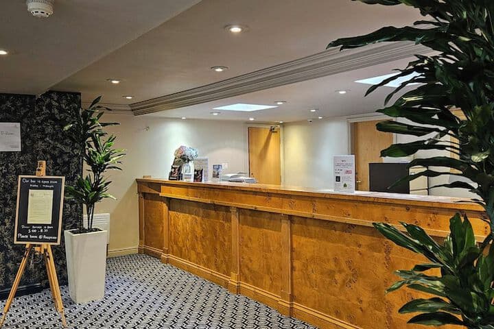 The Queens Hotel Image 9