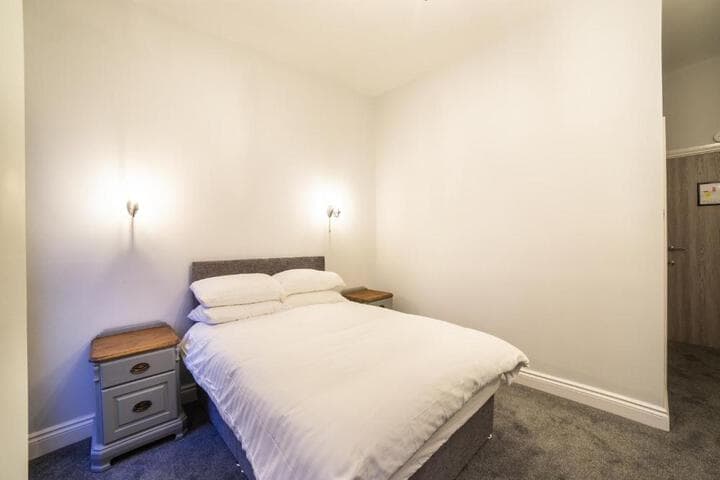 Churchills Hotel Image 10