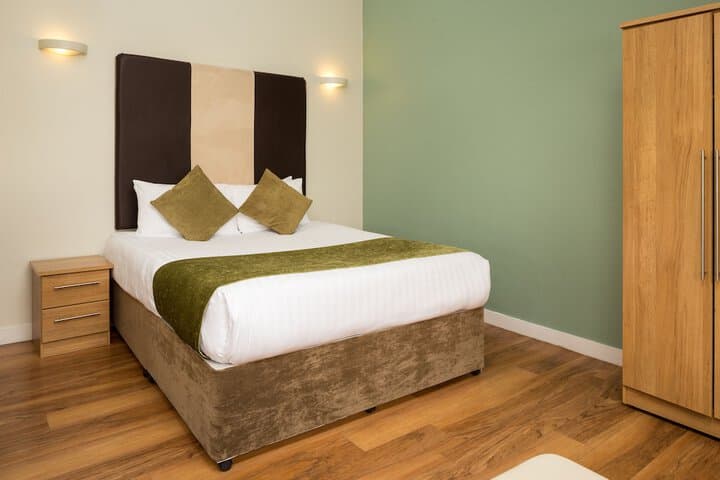 Roomzzz Leeds Headingley Image 7