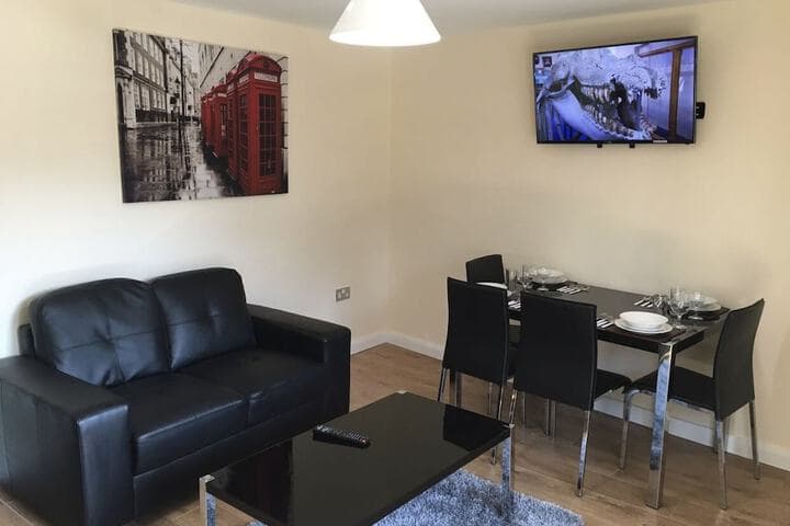 Ch &  bro properties Ltd Image 9