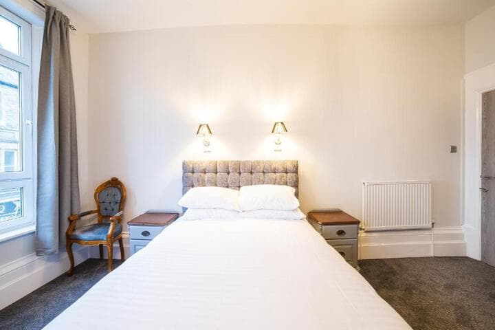 Churchills Hotel Image 3