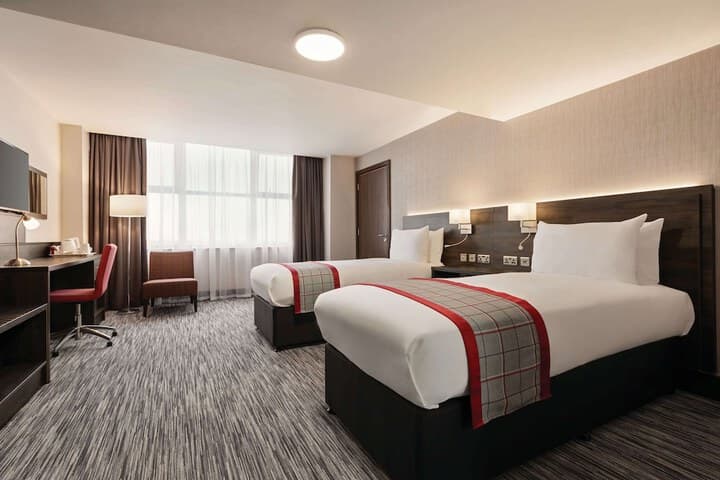 Ramada by Wyndham Leeds East Image 7