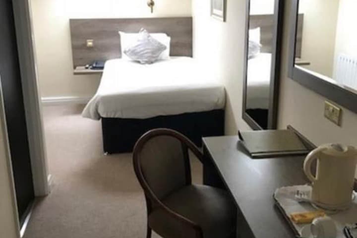 The Sitwell Arms Hotel Image 3