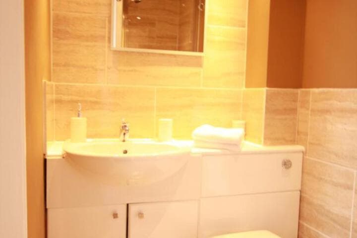 Brentwood Guest House Image 5