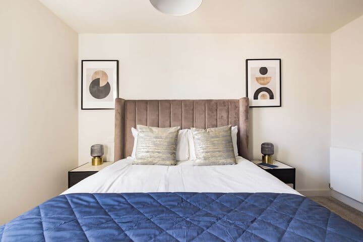 Leeds Centre by Charles Hope Image 7