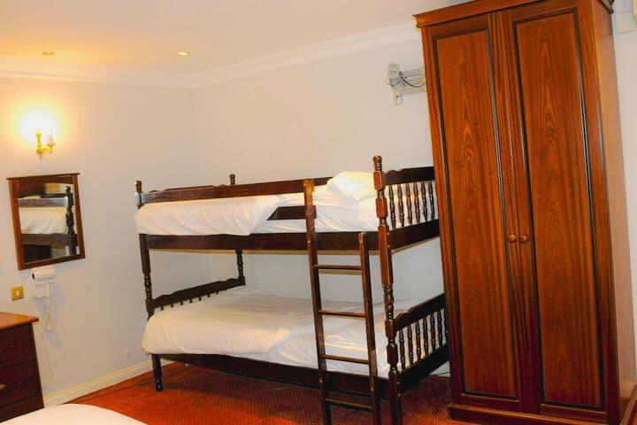 Consort Hotel Image 11