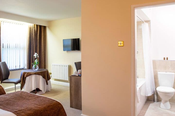 The Sitwell Arms Hotel Image 9