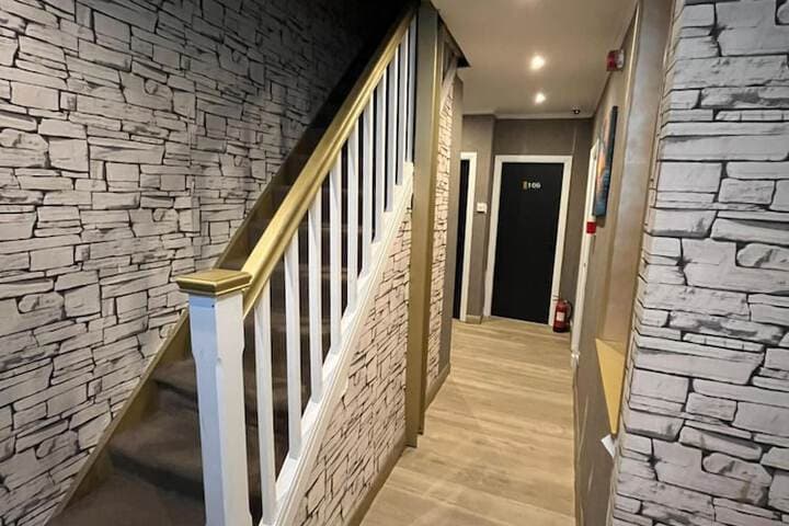 White Rose Hotel and Restaurant Image 5