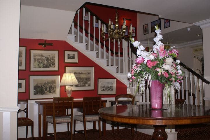 Haleys Hotel Image 4