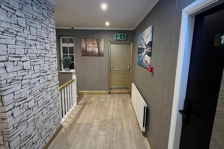 White Rose Hotel and Restaurant Image 4