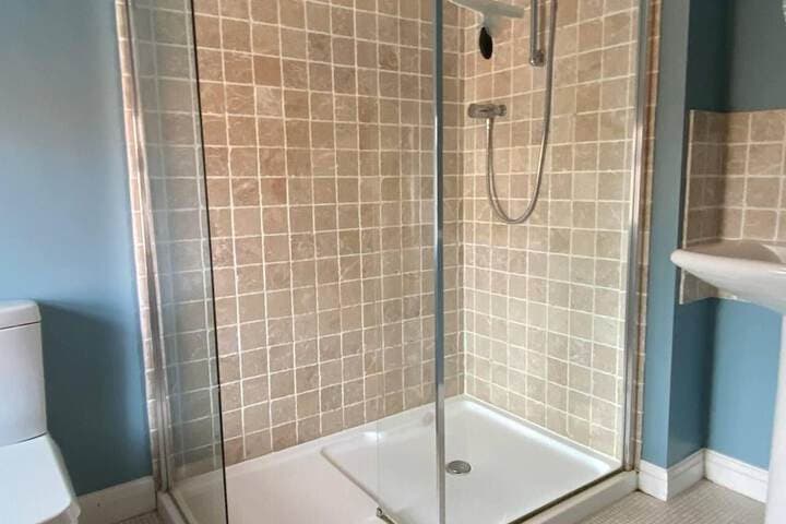 3 Bedroom Cottage Sleeps 5 Village Location Image 10