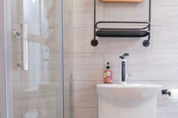 Industrial Studio Near Headingley Stadium Image 12