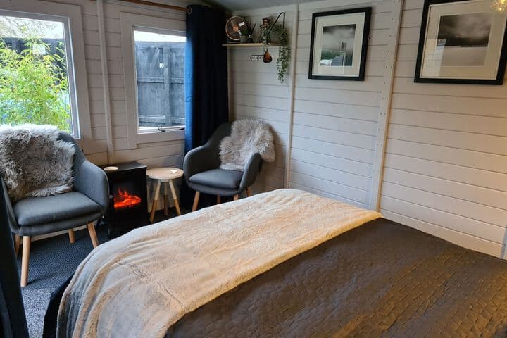 The Little Hide - Adult Only Camping Pods Image 8