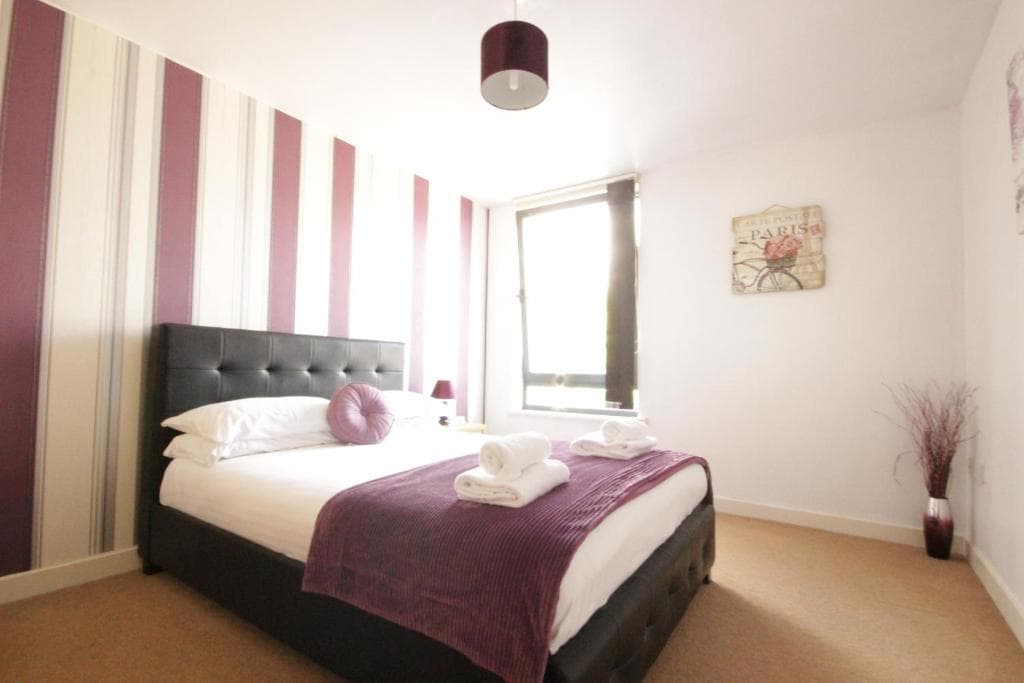 Accommodation at Marina Water View Apartment in hull