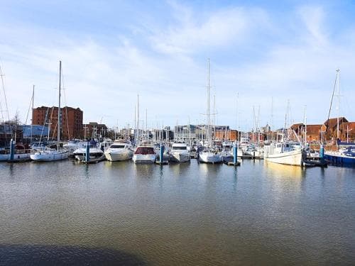 Accommodation at Marina Mews 2 in hull