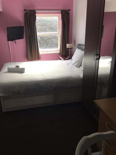 Accommodation at Gateway Lodge in cleckheaton