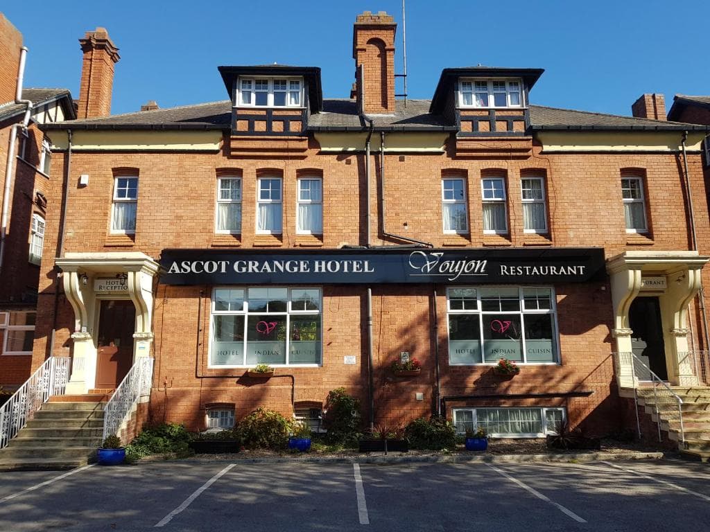 Accommodation at Ascot Grange Hotel - Voujon Resturant in leeds