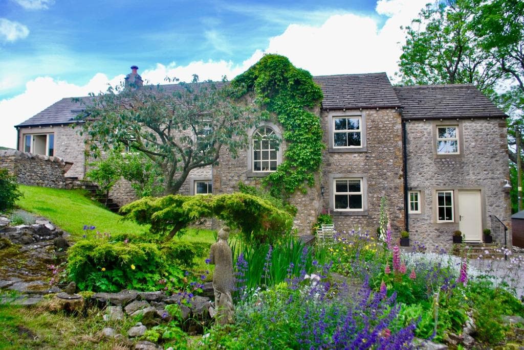 Accommodation at Warren House in grassington