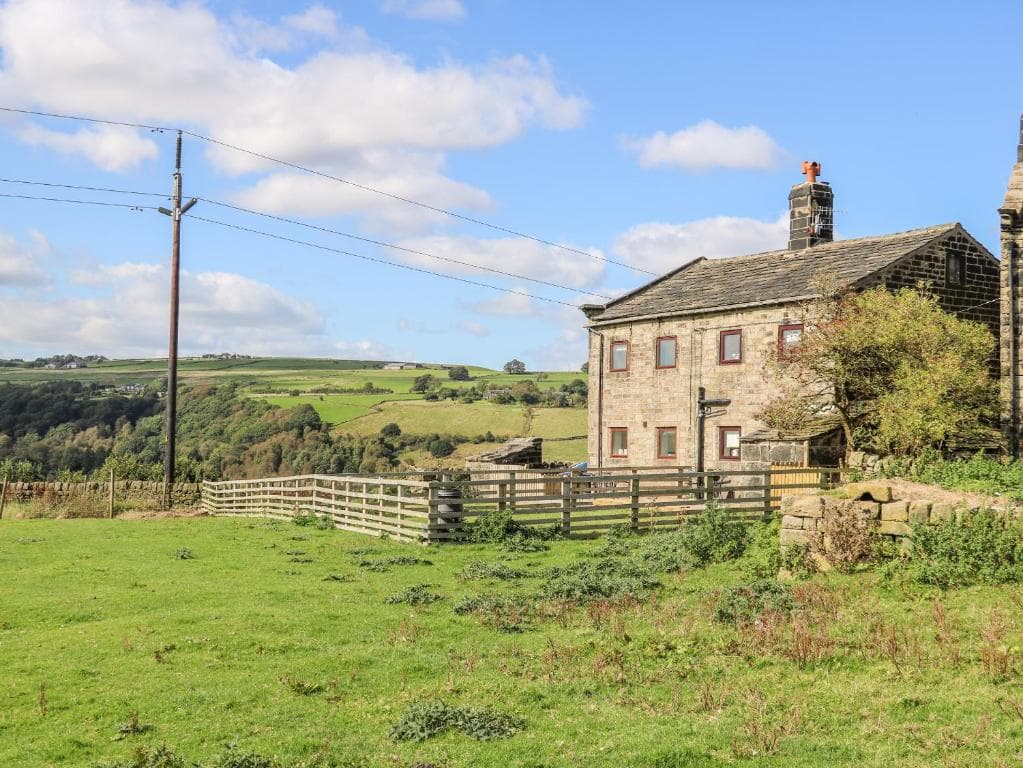 Accommodation at 3 Horsehold in hebden bridge