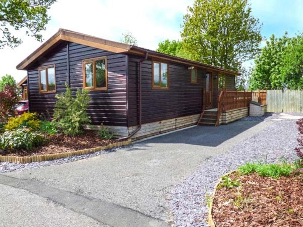 Accommodation at 10 Florida Keys in barmby moor