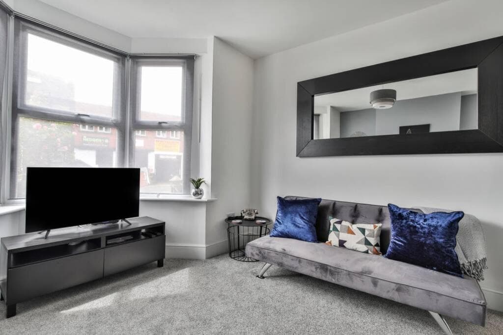 Accommodation at Refurbished Plush Property Great Transport Links in sheffield