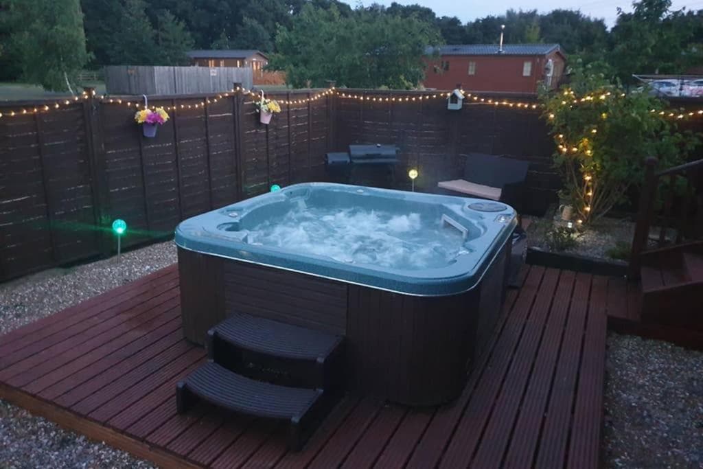 Accommodation at Nualas Holiday Lodge York in wilberfoss