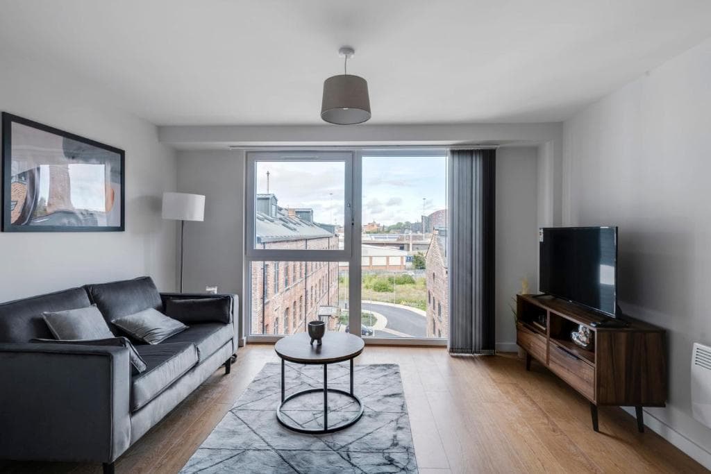 Accommodation at Spacious 1 Bedroom Apartment in a Converted Mill in leeds
