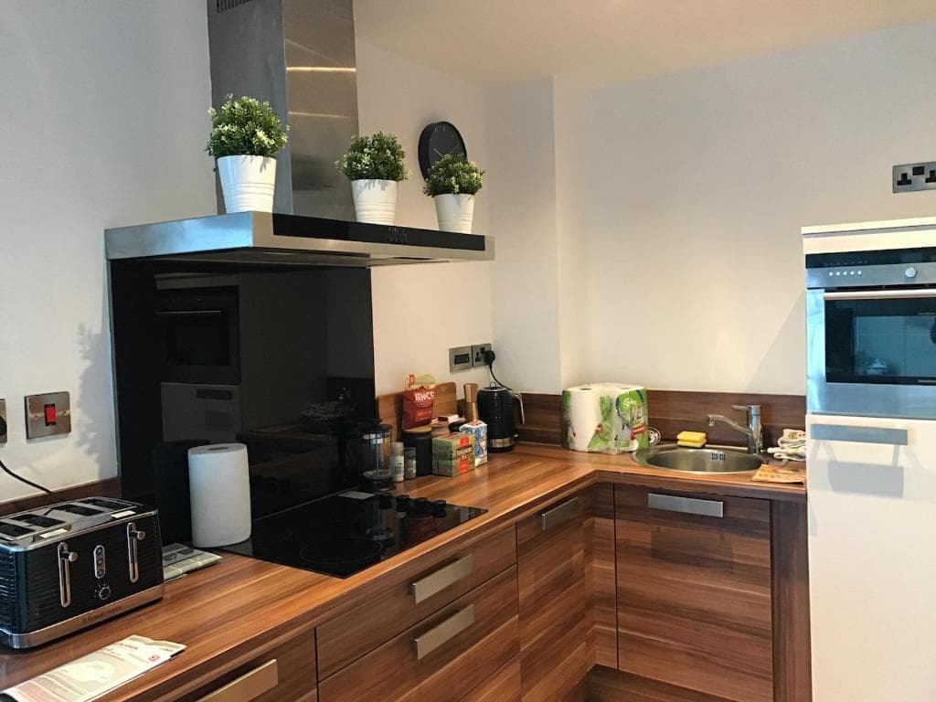 Accommodation at Lapwing - Sleeps up to 6, Fabulous panoramic city views, 12th Floor 2 bed city centre apartment, Perfect for work or leisure! in sheffield